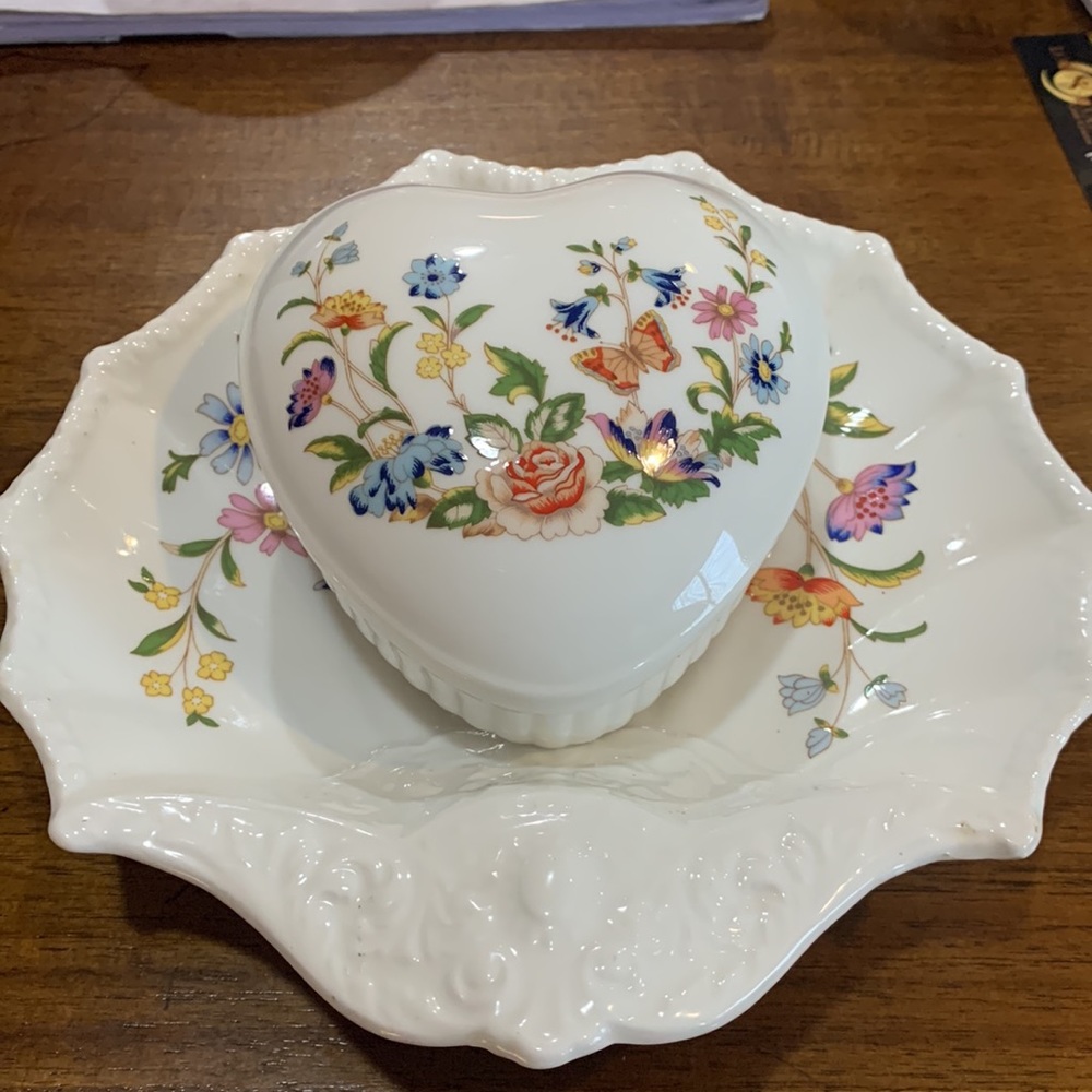 Aynsley bundle heart shaped covered trinket box and candy dish